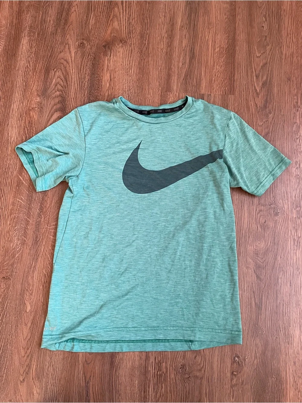 Nike Kids Green Short-Sleeve Dri-Fit Tee with Swoosh Boys Size L